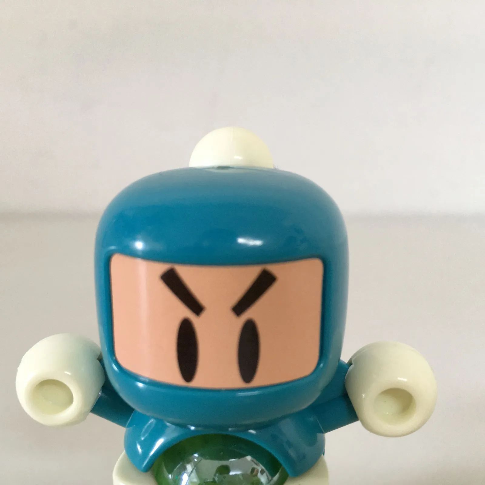 〇ボンバーマン ビーダマン クリア緑、水色 2体セット - メルカリ