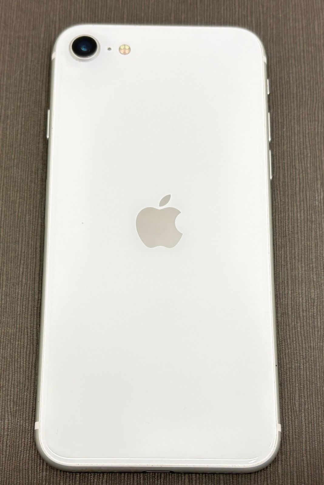 ジャンク品】iPhone SE 第2世代 64GB ホワイト softbank -SP800