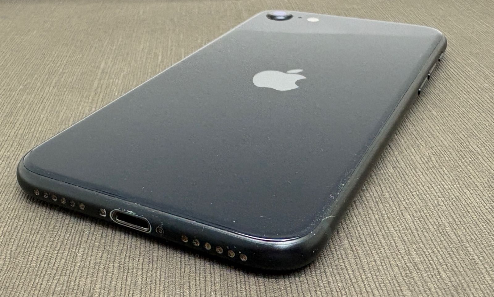 ジャンク品】iPhone SE 第3世代 64GB ブラック softbank -D80- - メルカリ