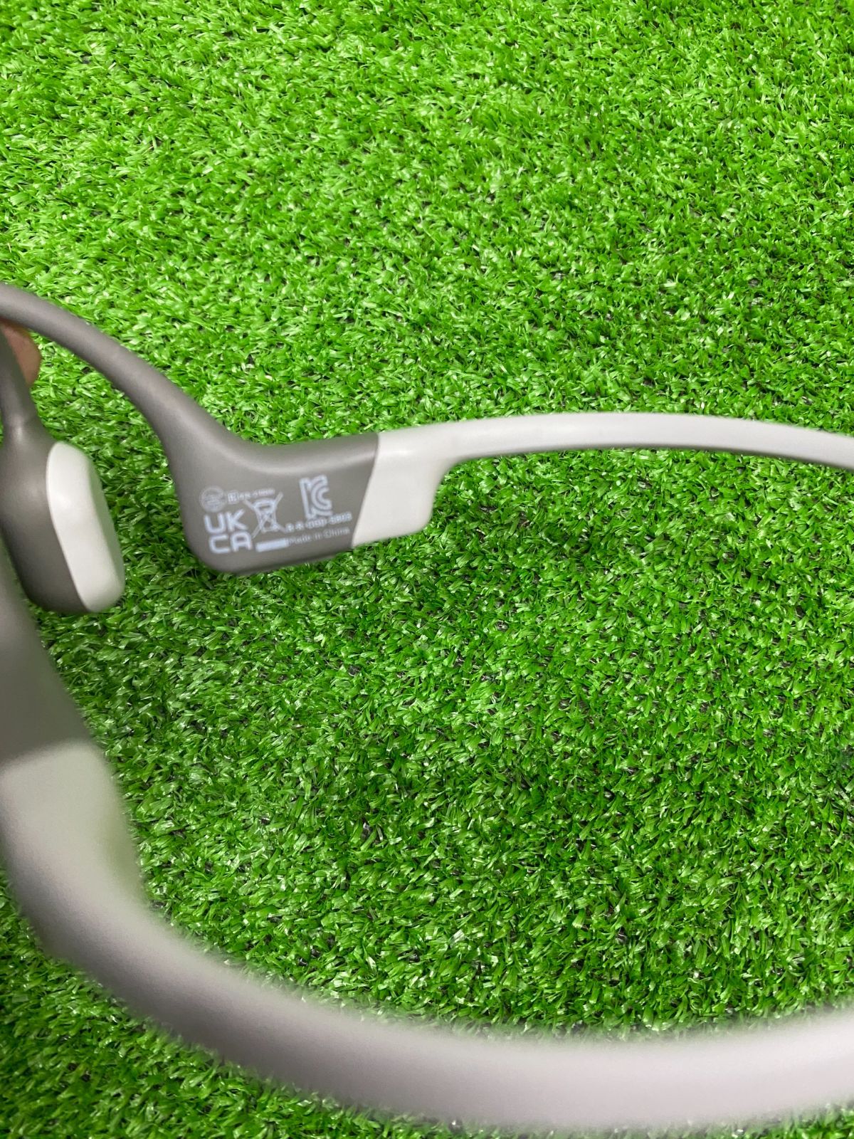 ○SHOKZ骨伝導ワイヤレスイヤホン skz-ep-00004 動作OK ポーチに汚れ小