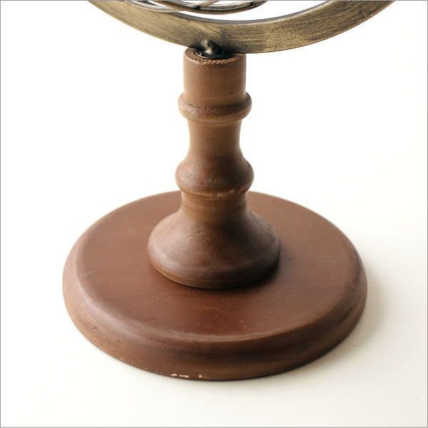 レトロなアートの地球儀