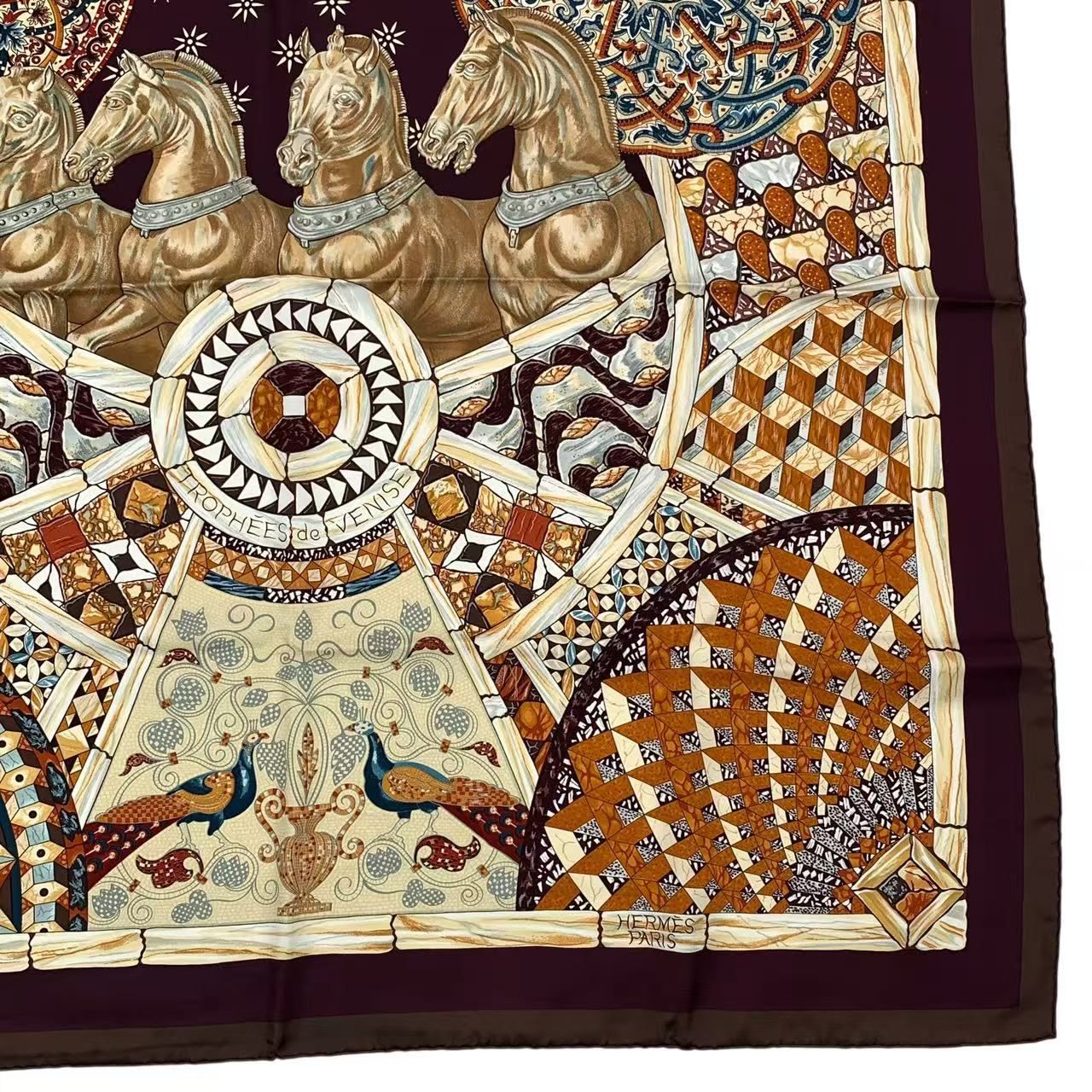 極美品 エルメス シルクスカーフ カレ90 ヴェニスの勝利 馬 タイル柄
