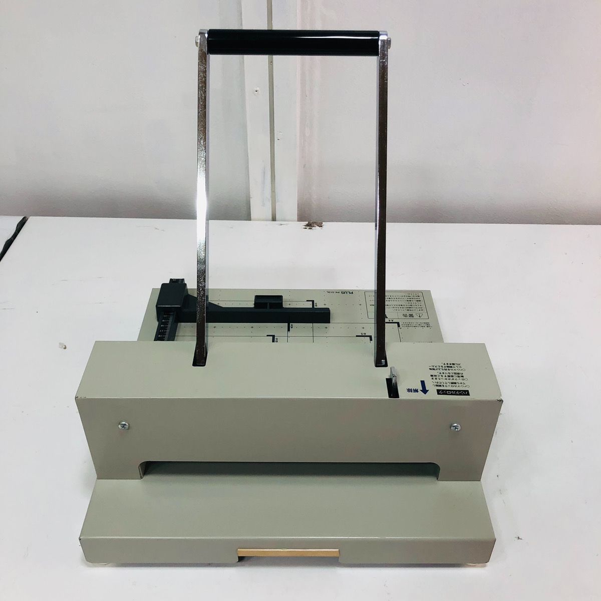 動作良好♪ PLUS プラス 裁断機 PK-513L 手動断裁機 カットライン