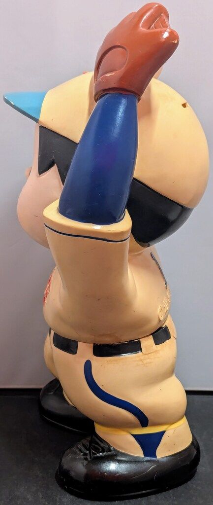 岩手銀行 貯金箱 がんちゃん 野球 カウンターサイズ 320mm - メルカリ