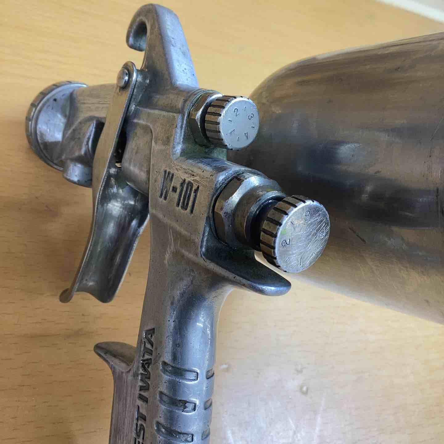 アネスト岩田 W-101 スプレーガン カップ付き 蓋無し 【越谷店 