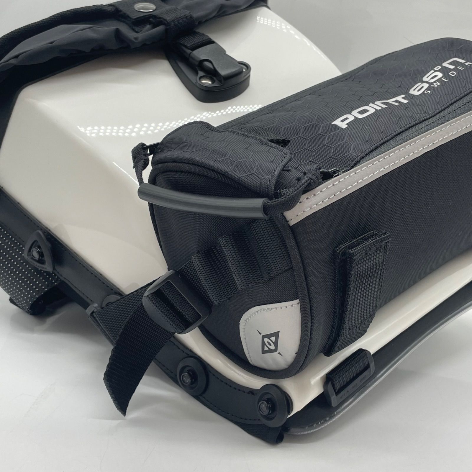 BN7415○Point 65 BOBLBEE 5L CAM White ハードシェル ボディバッグ