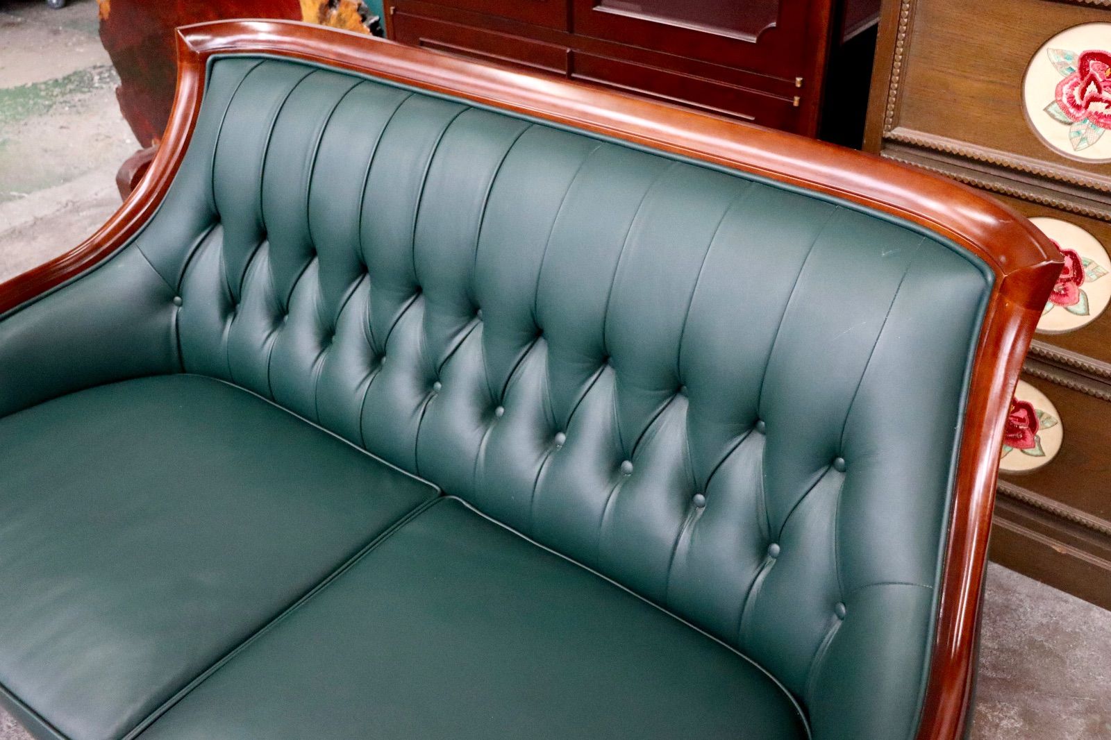 ダークグリーン