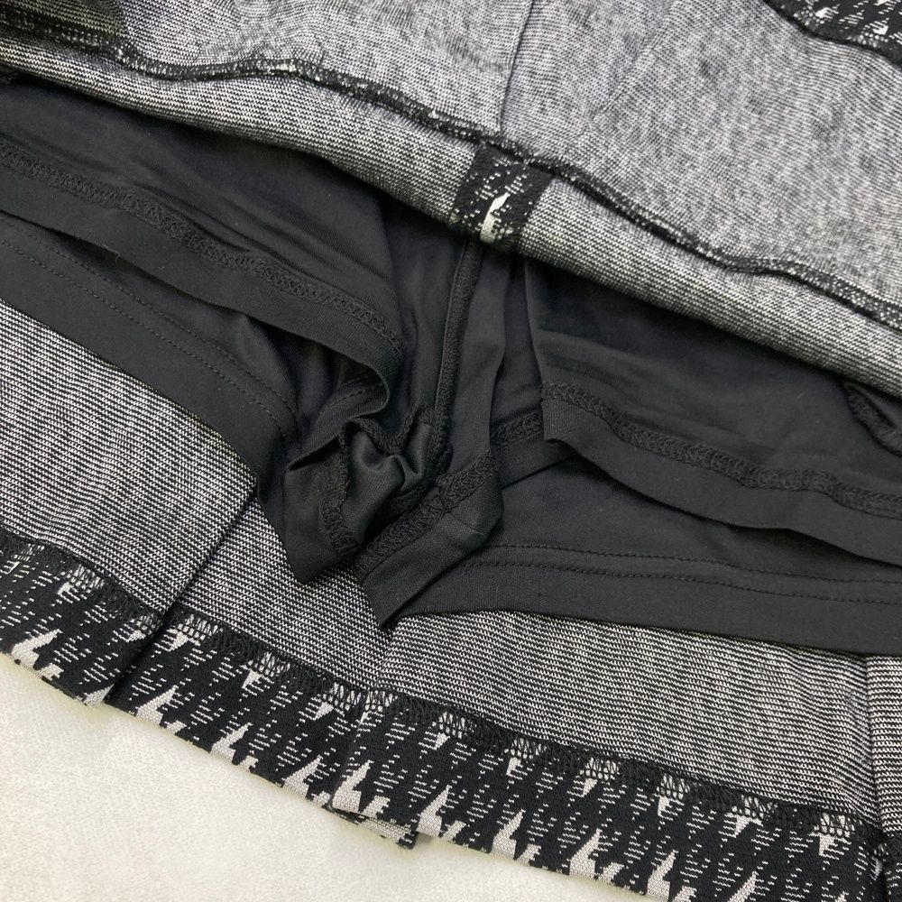 【新品】ヴィトゥエルヴ　スカート　千鳥柄　Mサイズ サイズ：2 V12 ヴィトゥエルヴ 2025年 インナー付 スカート 千鳥柄