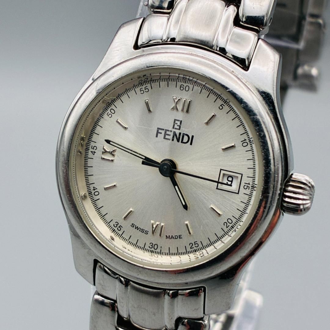 42【美品】FENDI 時計　箱付き レディース 210L デイト シルバー 稼働品 FENDI 210L デイト クォーツ レディース 腕時計 シルバー