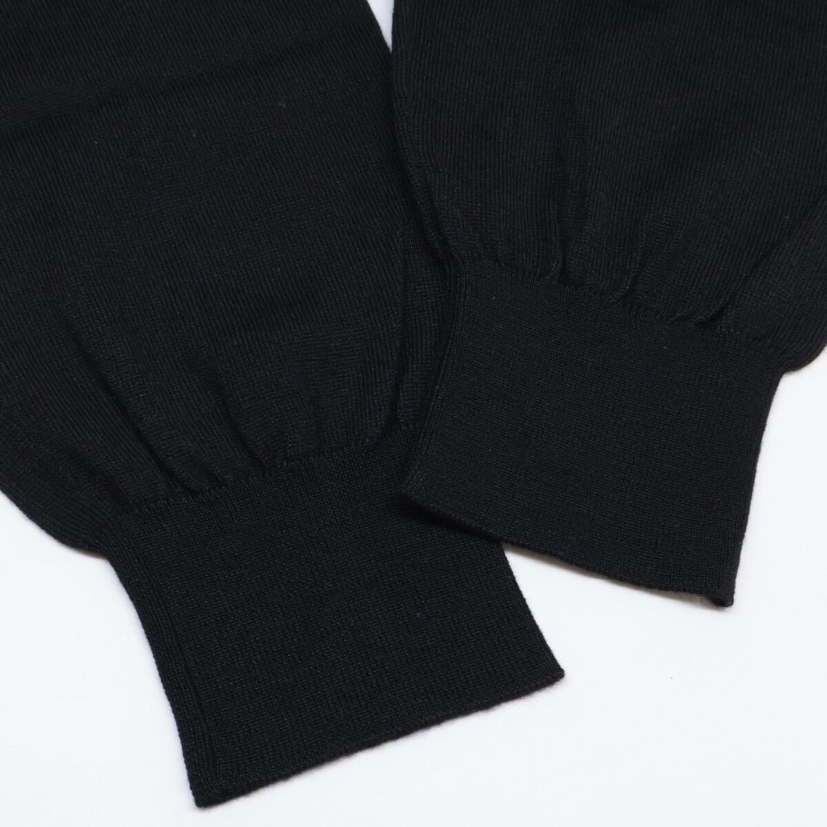 PRADA プラダ ﾌﾞﾗｯｸ UMR329 ｳｰﾙﾀｰﾄﾙﾈｯｸﾆｯﾄ 50 - メルカリ