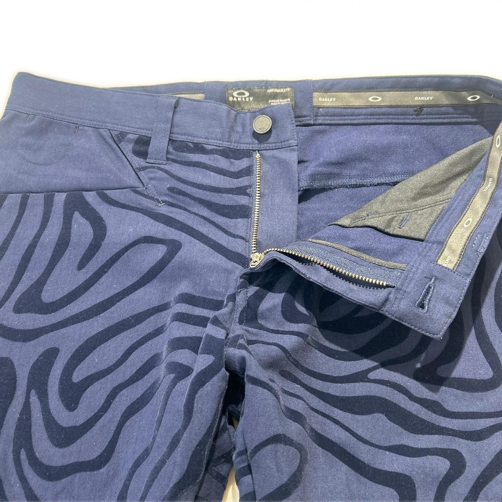 OAKLEY　ネイビー　パンツ　34 中古 メンズ オークリー OAKLEY パンツ 34インチ 紺 ネイビー ゼブラ風