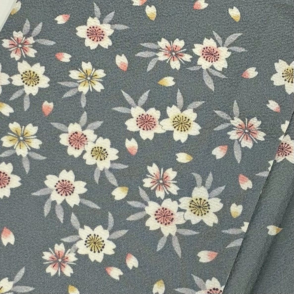 小紋　反物　縮緬　パールトーン 小紋 単衣 トールサイズ 裄72 縮緬 市松に花柄 パールトーン加工 正絹