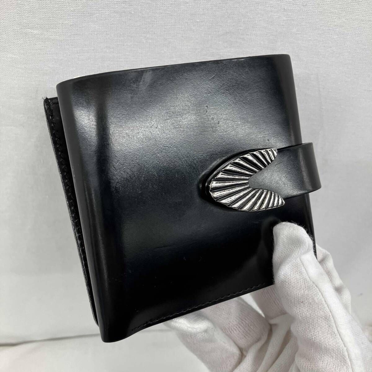 TOGA ARCHIVES ブラック二つ折り財布 TOGA ARCHIVES／トーガアーカイブス／二つ折り財布／ショルダー