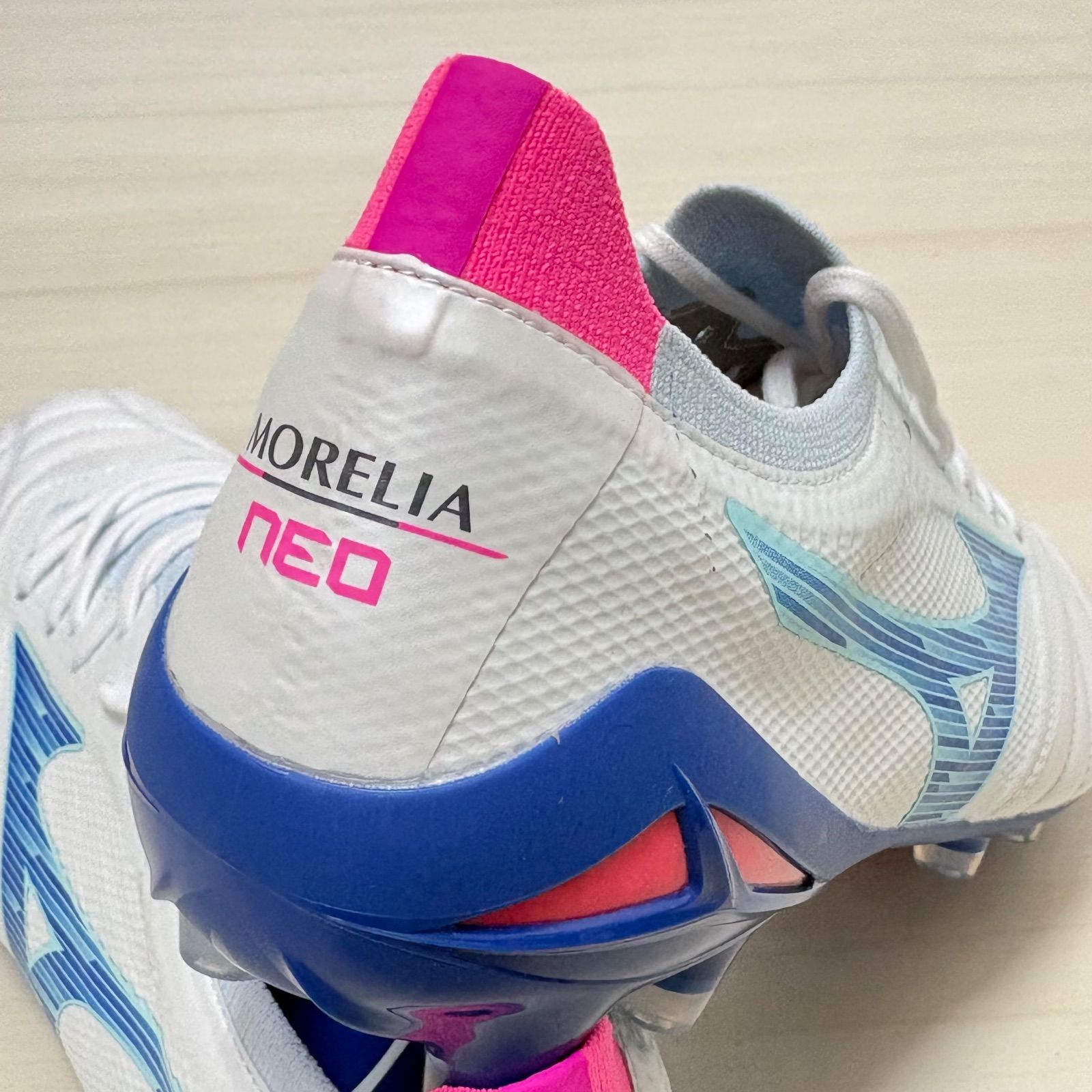 MIZUNO ミズノ モレリアネオ4β エリート アーバンエレクトリックパック