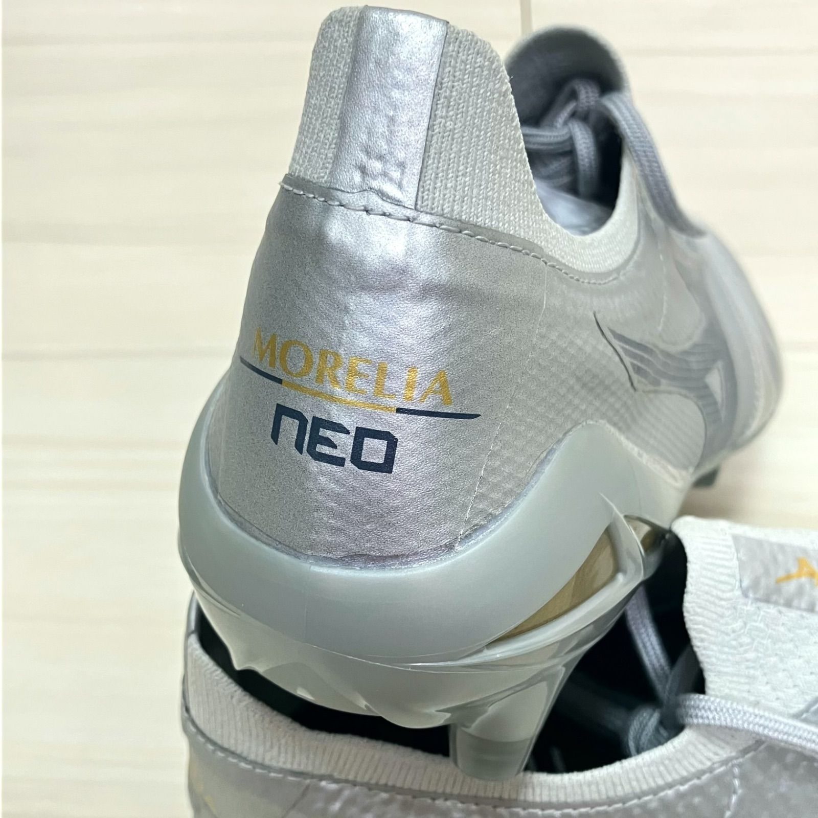 MIZUNO ミズノ モレリアネオ4β エリート プラチナムシルバーパック