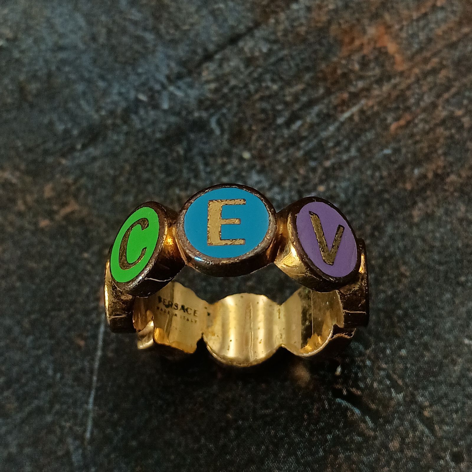 VERSACE ヴェルサーチ メデューサ リング 20号 ゴールド Amazon | VERSACE レジン メドゥーサ リング グレカモチーフ 指輪 日本