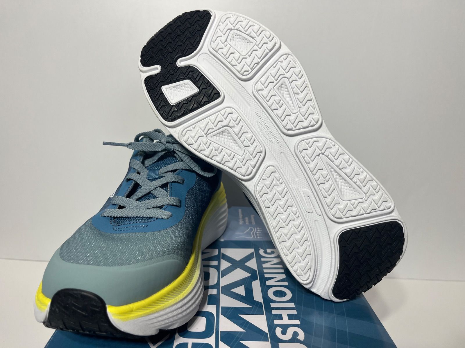 新品未使用 スケッチャーズ スニーカー Skechers Max Cushioning 