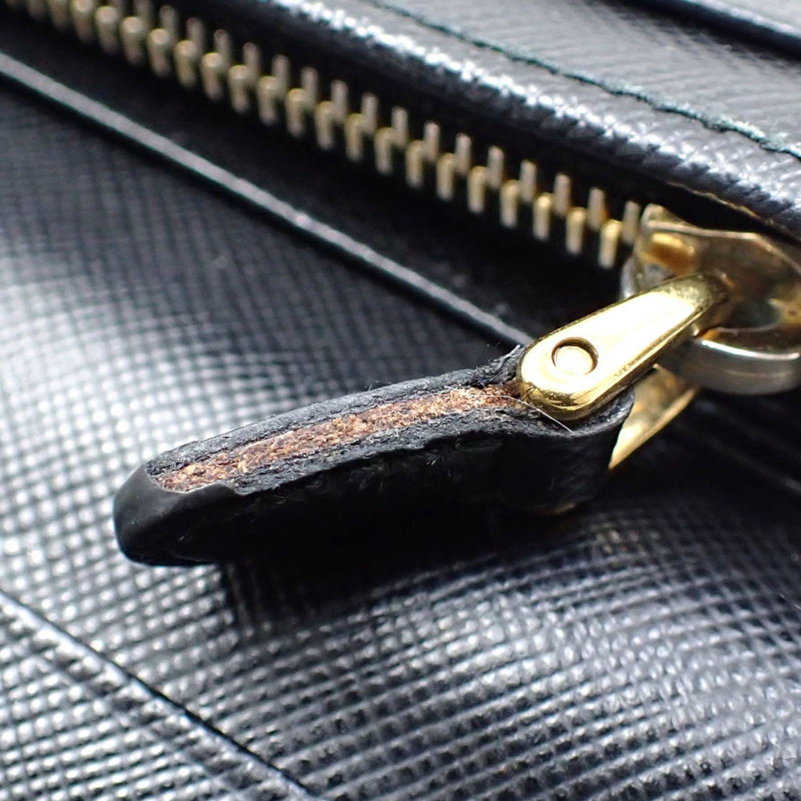 プラダ(Prada) プラダ 二つ折り 長財布 レディース ネロ サフィアーノ