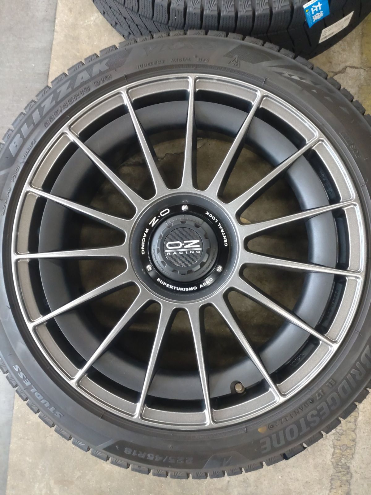 OZ Racing OZレーシング Superturismo Aero 18インチ 8J +48 PCD 112 