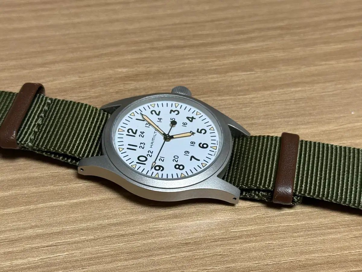 ハミルトン カーキフィールド 機械式 白文字盤