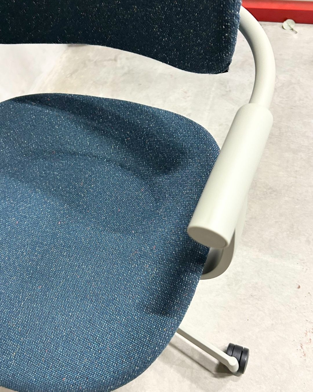 バーテブラ 5本脚