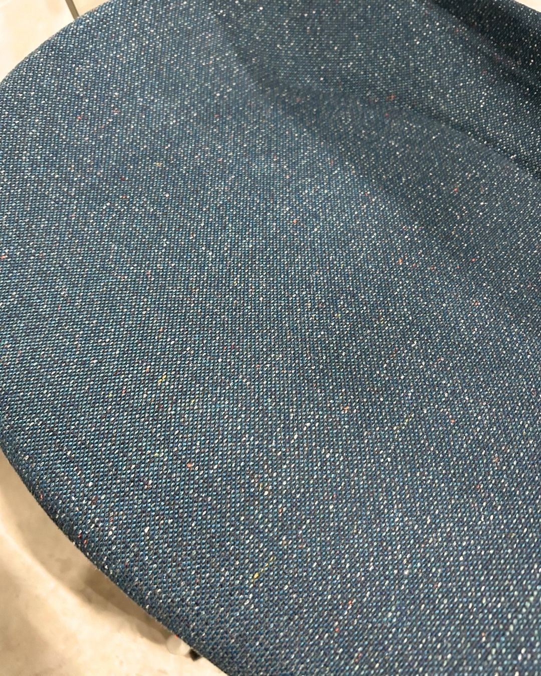 ペールオリーブ