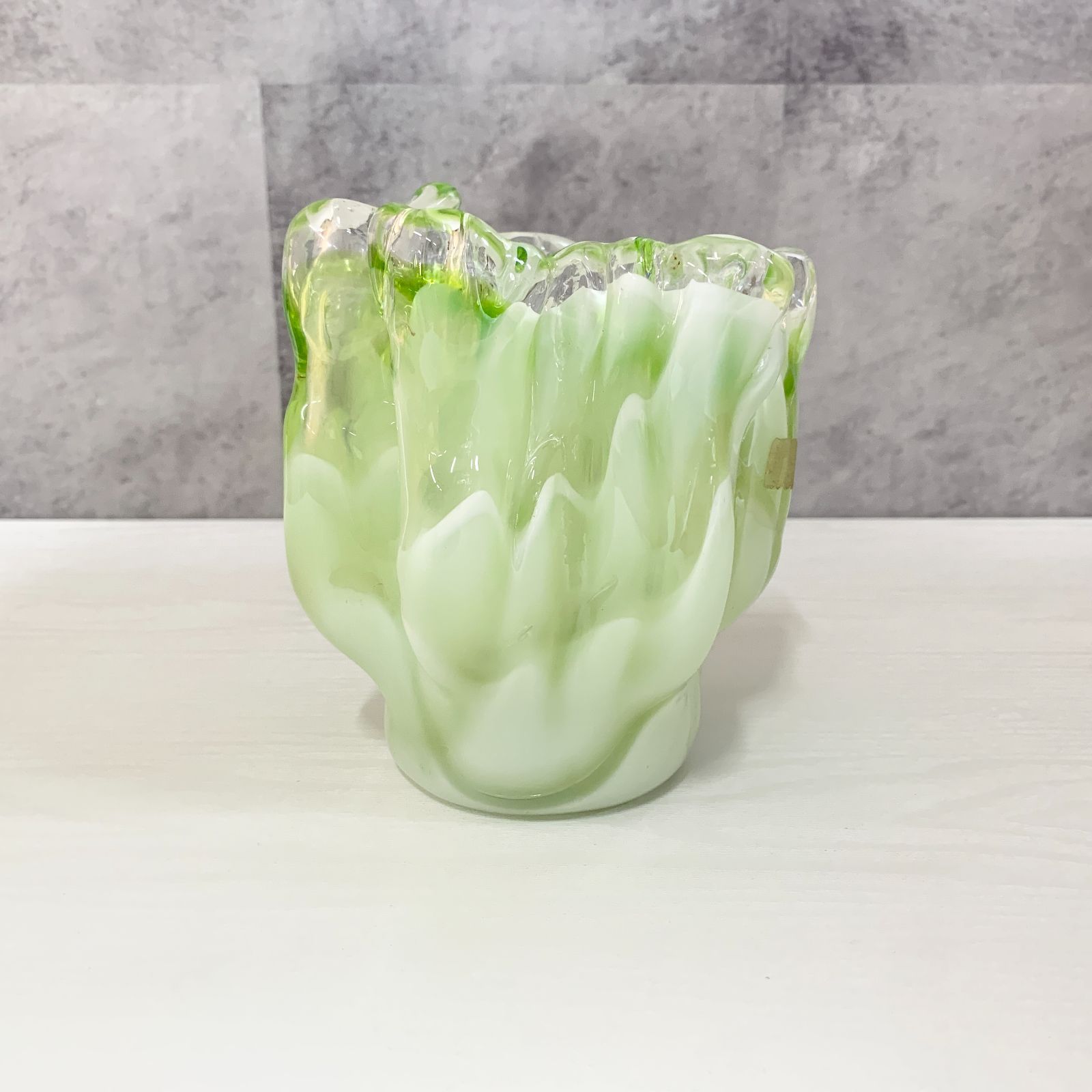 波状フリルデザイン ガラス花瓶 変形花器 フリル花瓶 フラワーベース オーロラ 波状 白菜 緑 黄緑