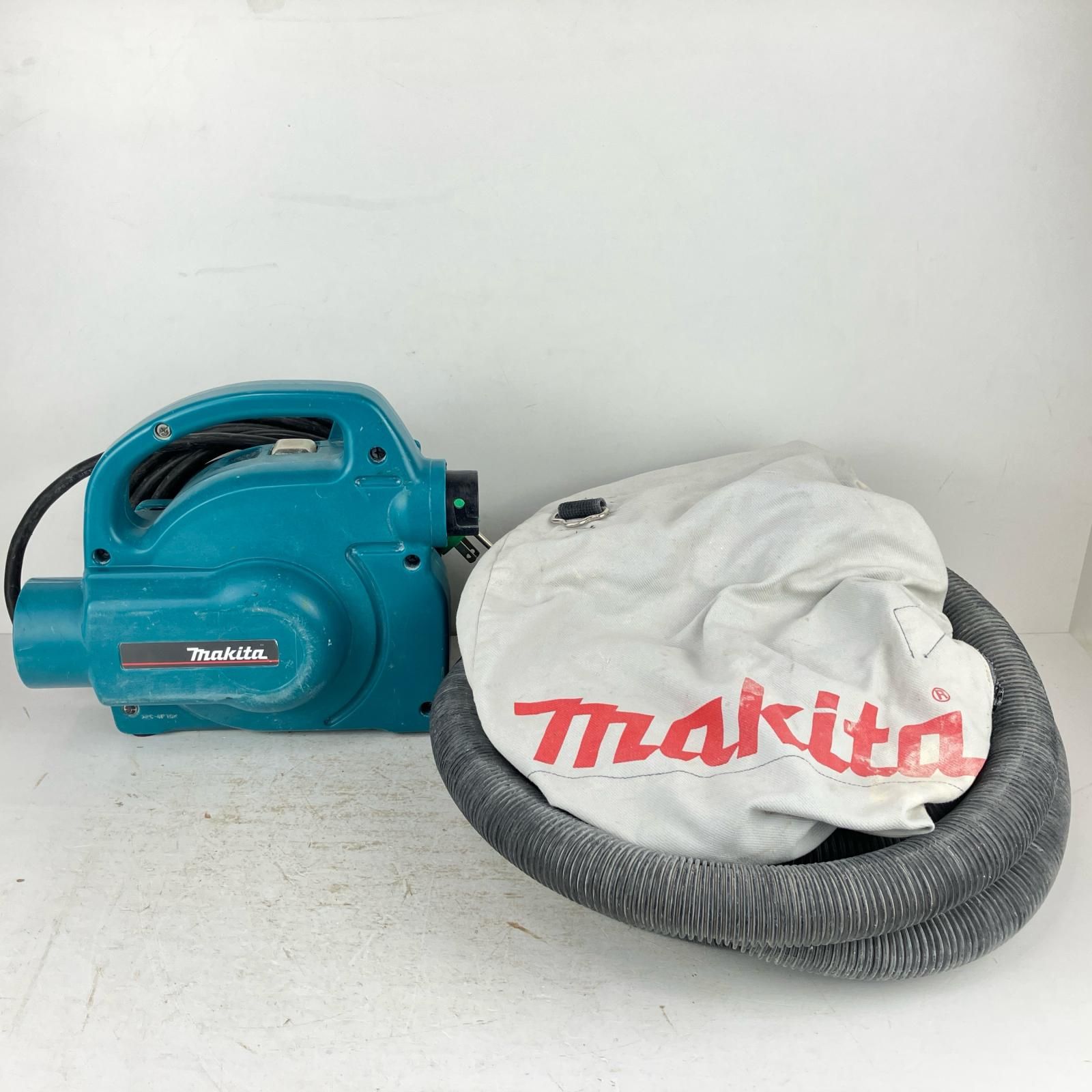 ЗЗMAKITA マキタ 100 v 小型集じん機 ホース ダストバッグ付 450 ブルー