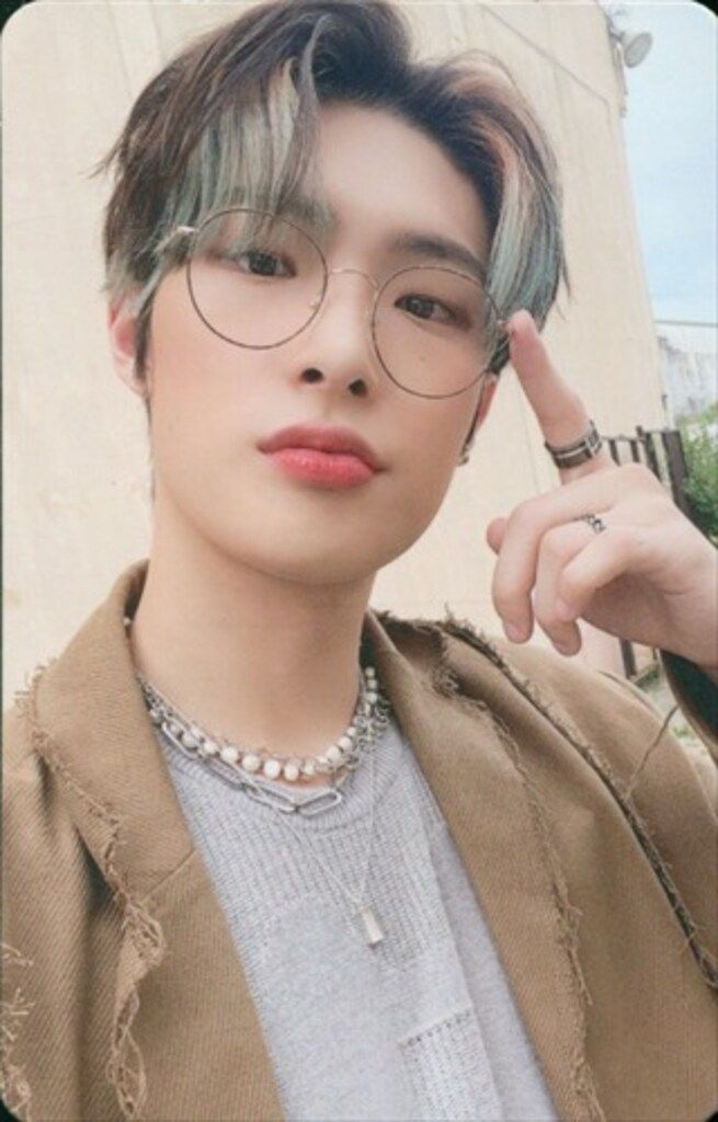 ATEEZ MAKESTAR MIN GI THE WORLD EP.1:MOVEMENT トラベル - メルカリ