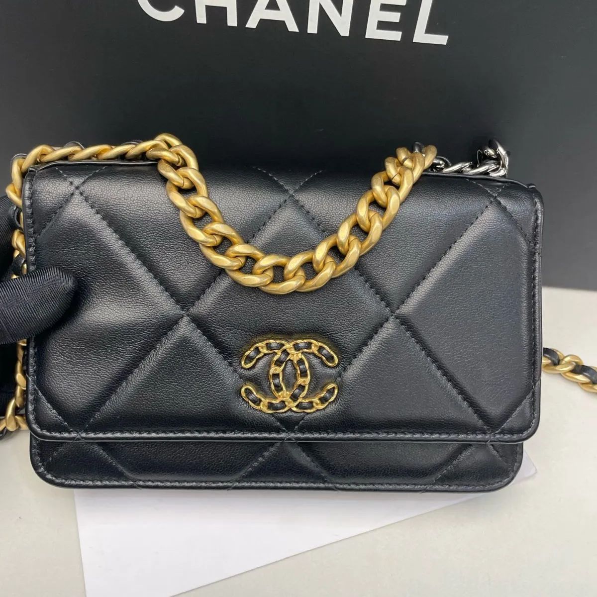 CHANELシャネル AP0957 19BAG チェーンウォレット ショルダーバッグ 
