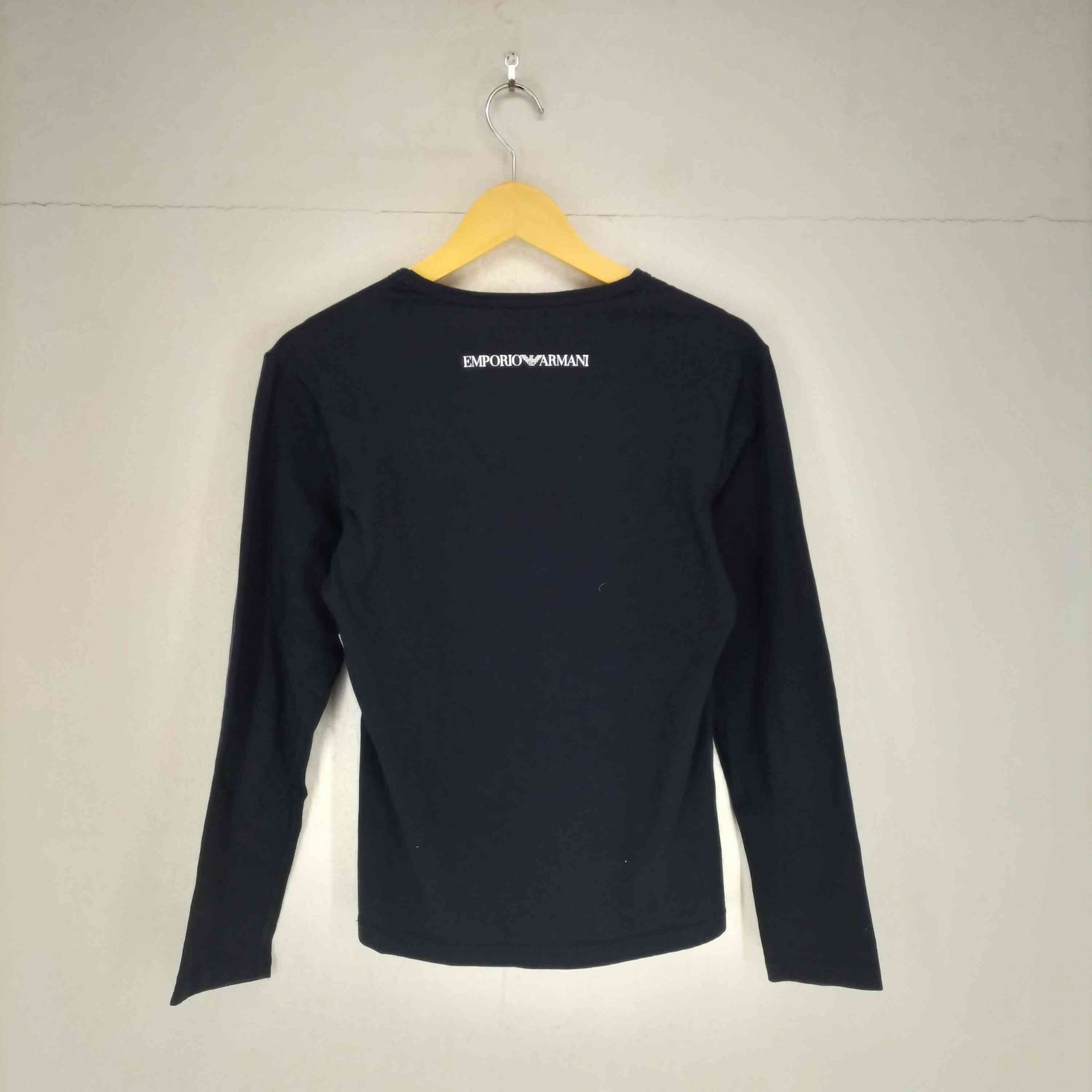 エンポリオアルマーニ EMPORIO ARMANI ラインストーンデザインVネック 