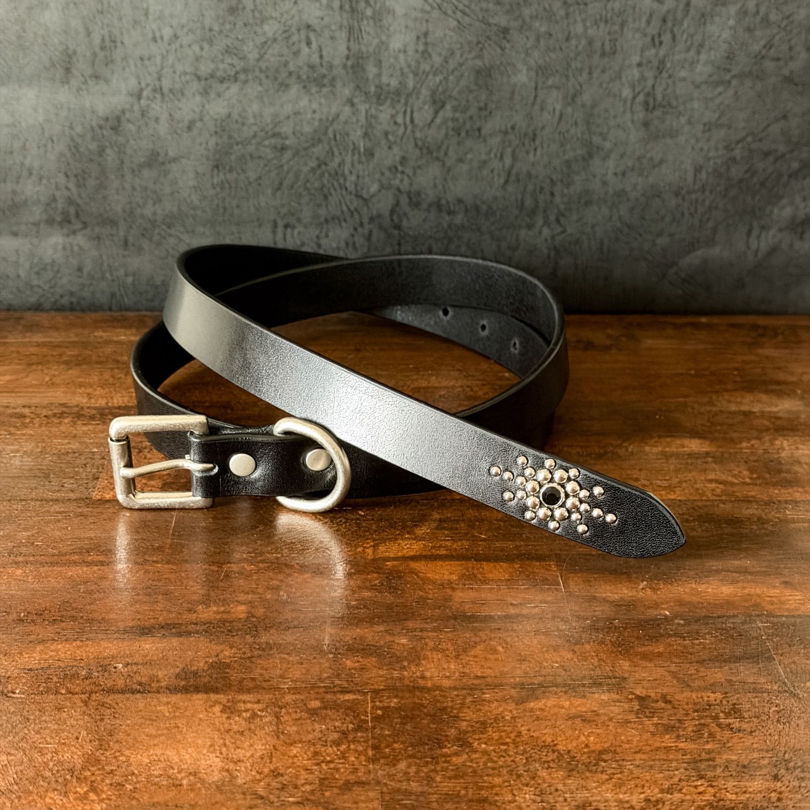 オーダーページ』スタッズナローベルトAXIS23mm - メルカリ