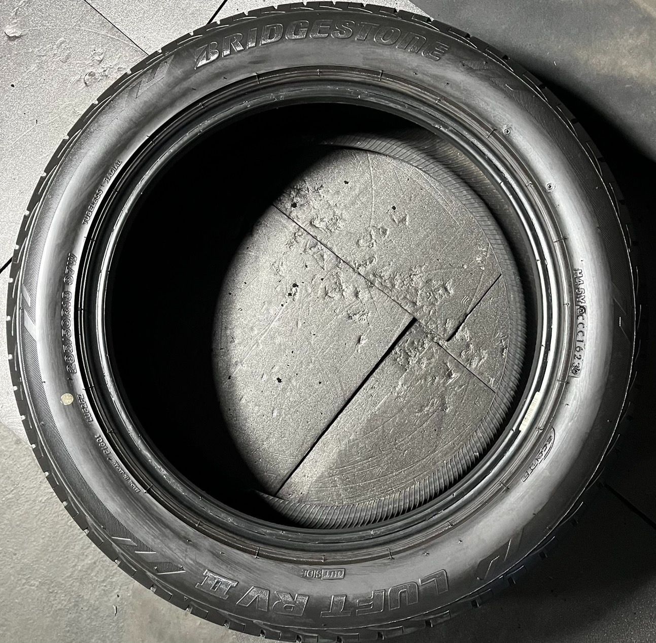 2023年製 約8.4分山 ブリヂストン BRIDGESTONE ルフト LUFT RVⅡ 235
