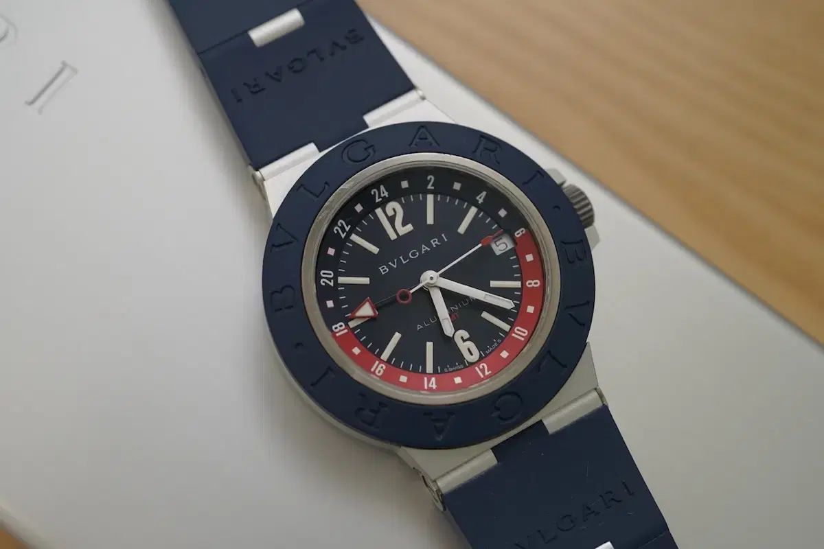 ブルガリ 新モデル アルミニウム GMT