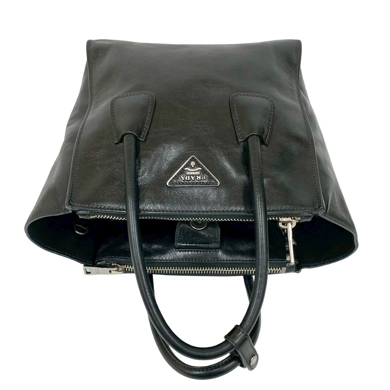 極 美品 希少品 PRADA プラダ 三角ロゴ トライアングルロゴ 金具