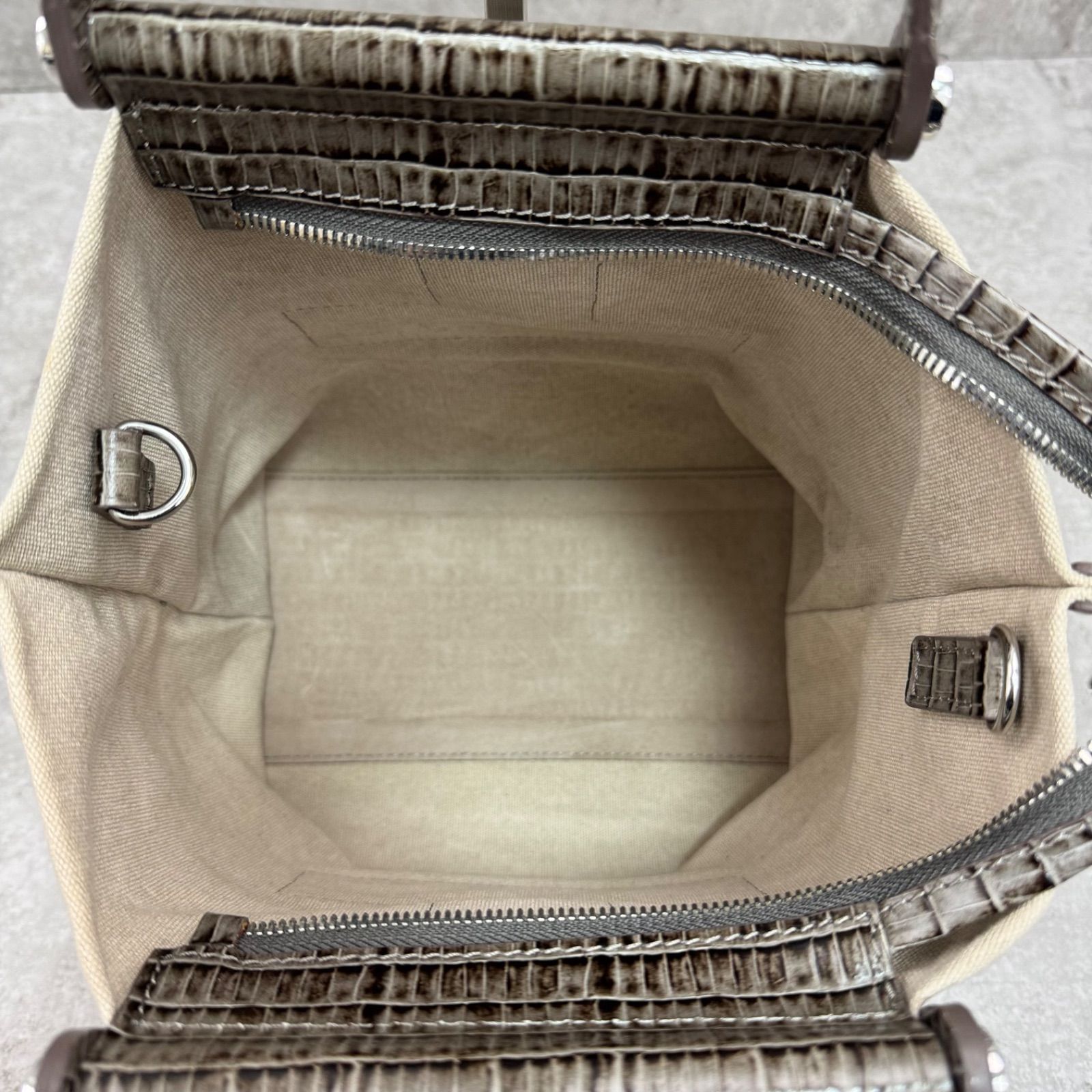 イアクッチ ソルベット ショルダーバッグ 2way 型押し キャンバス 美品】IACUCCI イアクッチ ソルベット S CANVAS 2WAY キャンバス