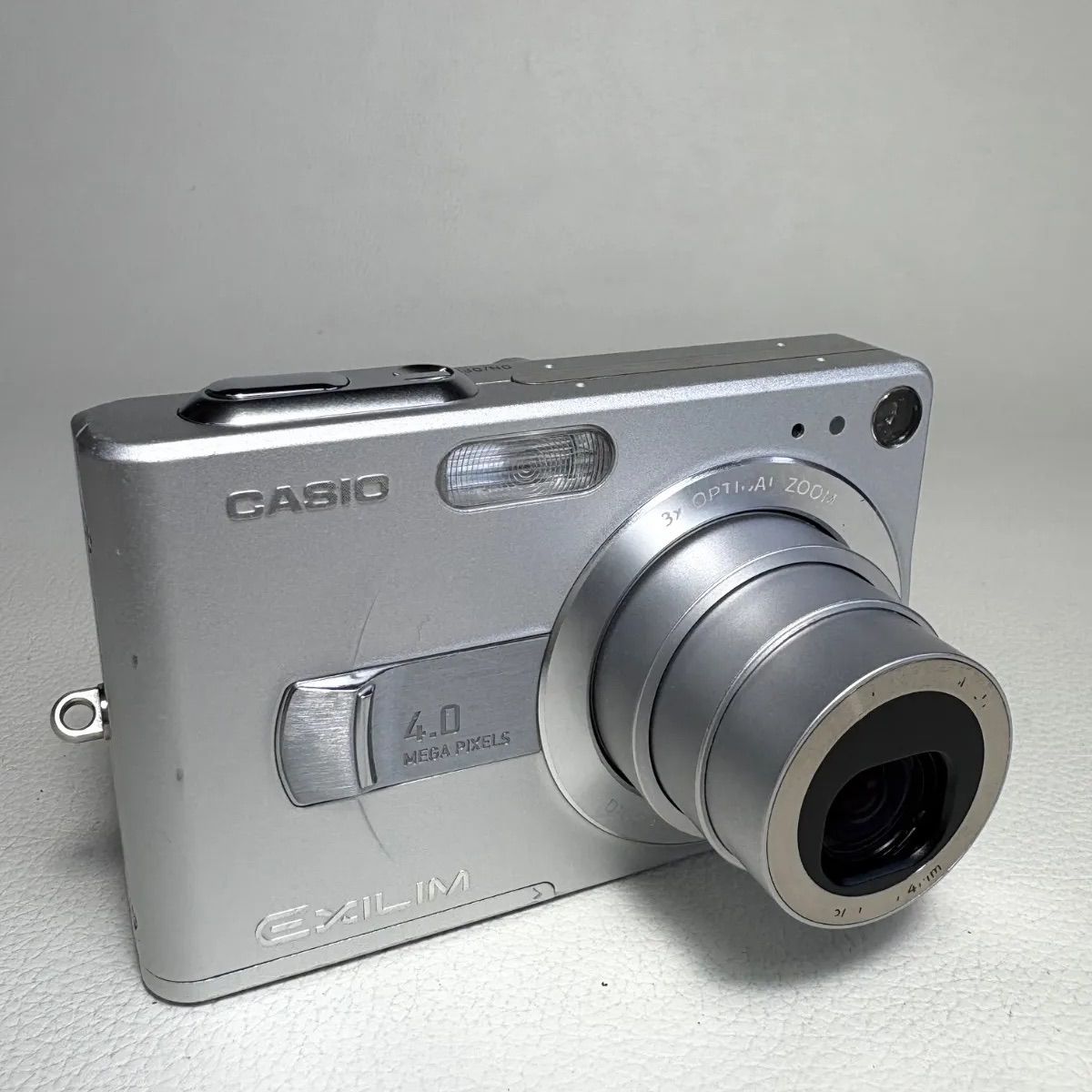 CASIO EXILIM ZOOM EX-Z40 シルバー【動作確認済】 - メルカリ