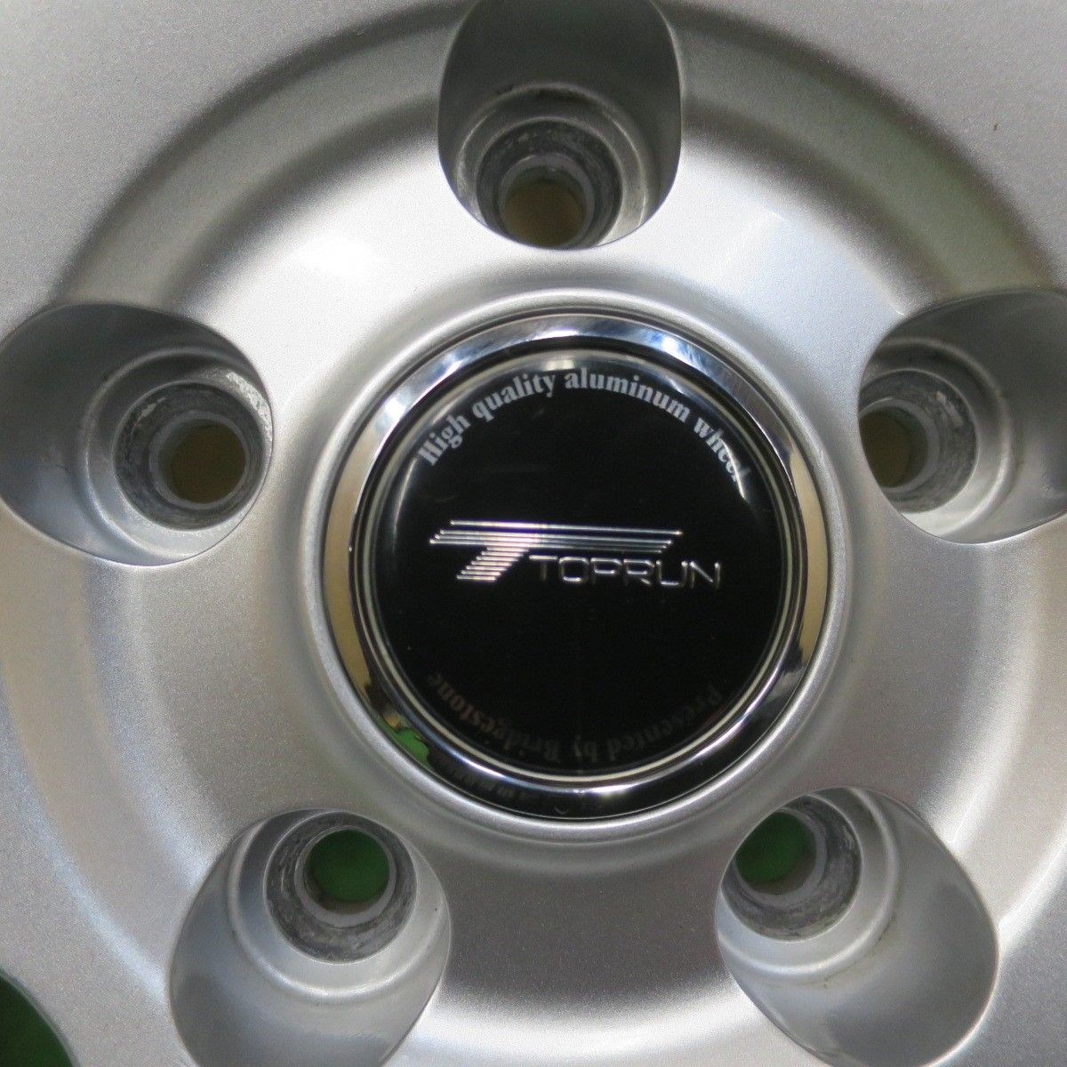 バリ溝！キレイ！9.5分☆スタッドレス 225/50R18 ブリヂストン 