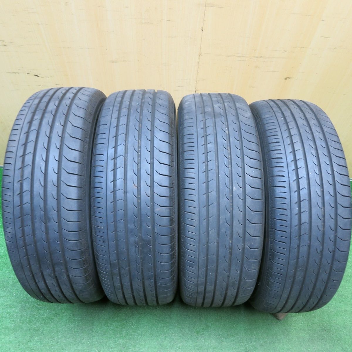 バリ溝！23年！9.5分☆日産 C27 セレナ e-POWER 純正 195/65R15 