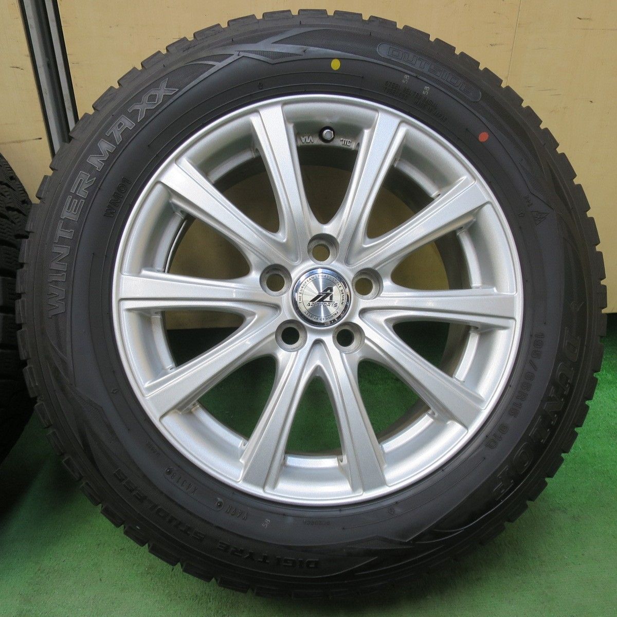 バリ溝！8.5分☆レクサス CT 等 195/65R15 スタッドレス ダンロップ 