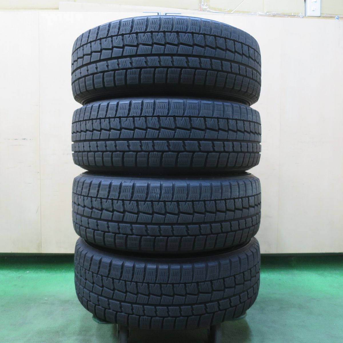 バリ溝！8.5分☆レクサス CT 等 195/65R15 スタッドレス ダンロップ 