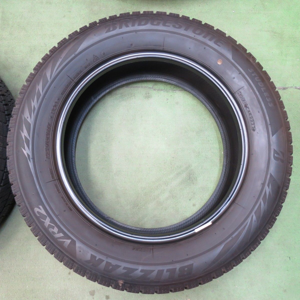 バリ溝！22年！9.5分☆スタッドレス 225/60R17 ブリヂストン