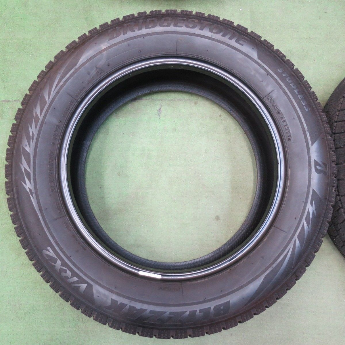 バリ溝！22年！9.5分☆スタッドレス 225/60R17 ブリヂストン