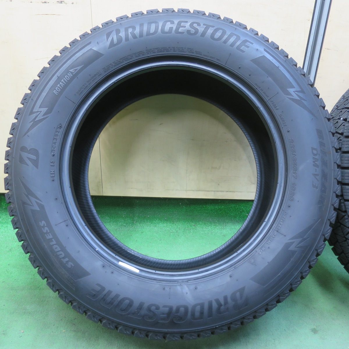 ◇中古溝有りブリザック225/65R17スタッドレスセット　ハリアー、RAV4 バリ溝！22年！9.5分☆スタッドレス 225/65R17 ブリヂストン