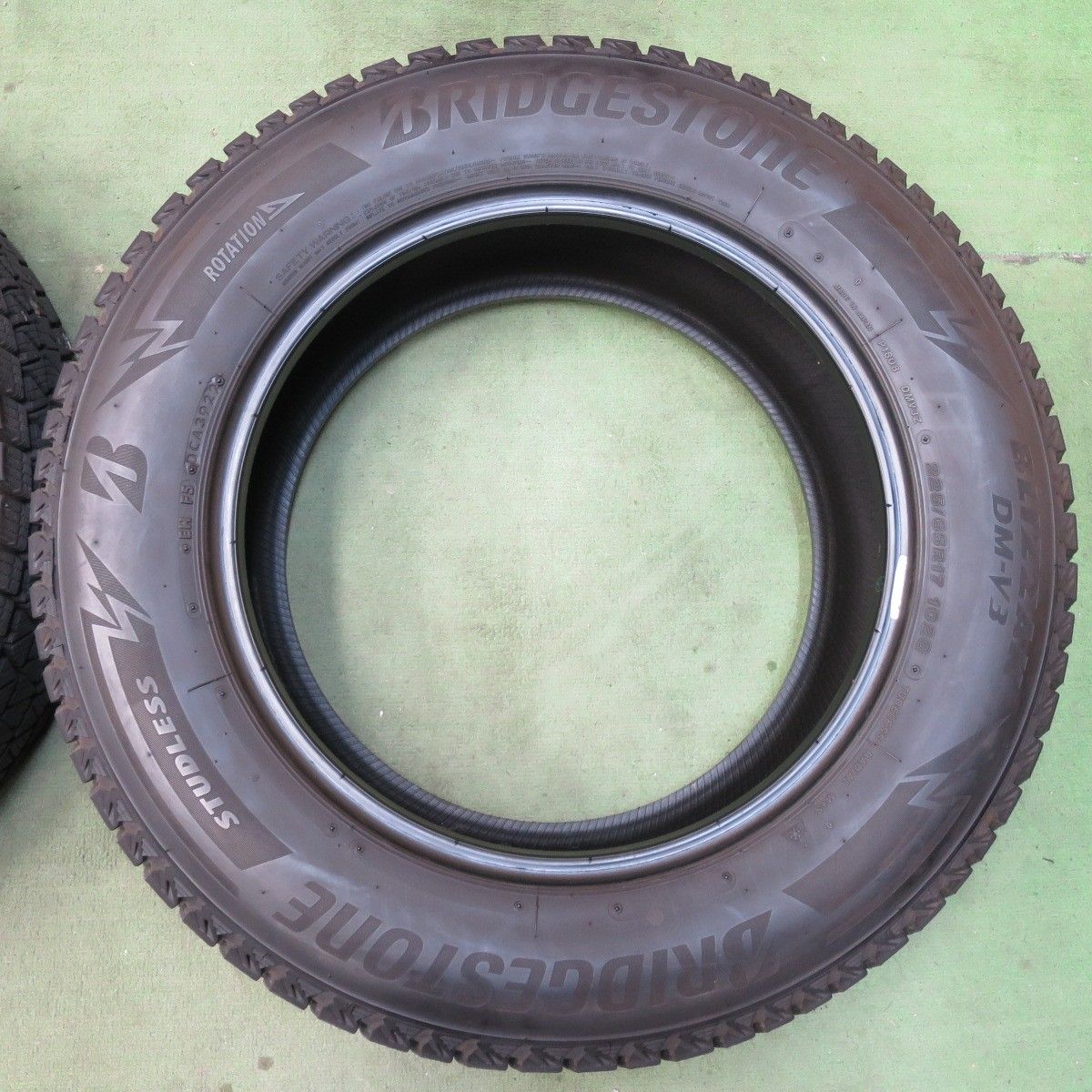 バリ溝！22年！9.5分☆スタッドレス 225/65R17 ブリヂストン