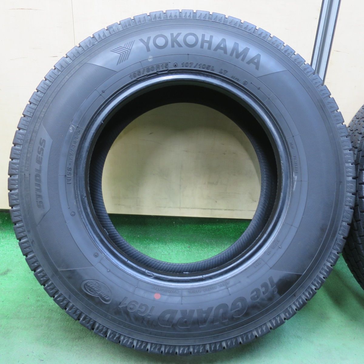 バリ溝！22年！9分☆スタッドレス 195/80R15 107/105L ヨコハマ アイス 