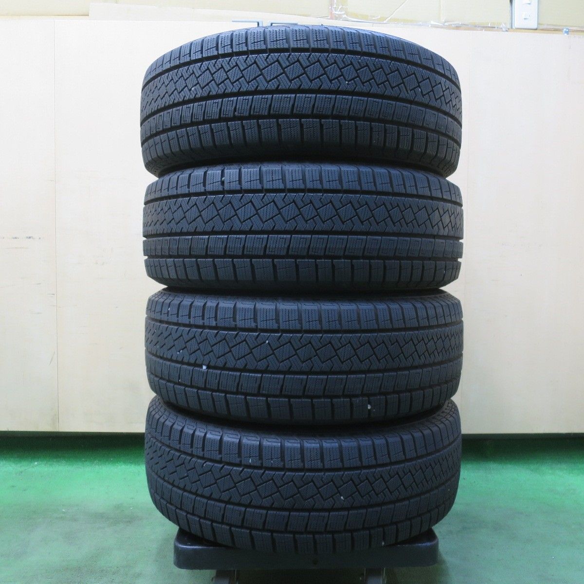 バリ溝 22年 9分☆インプレッサ 等 205/55R16 スタッドレス ピレリ 