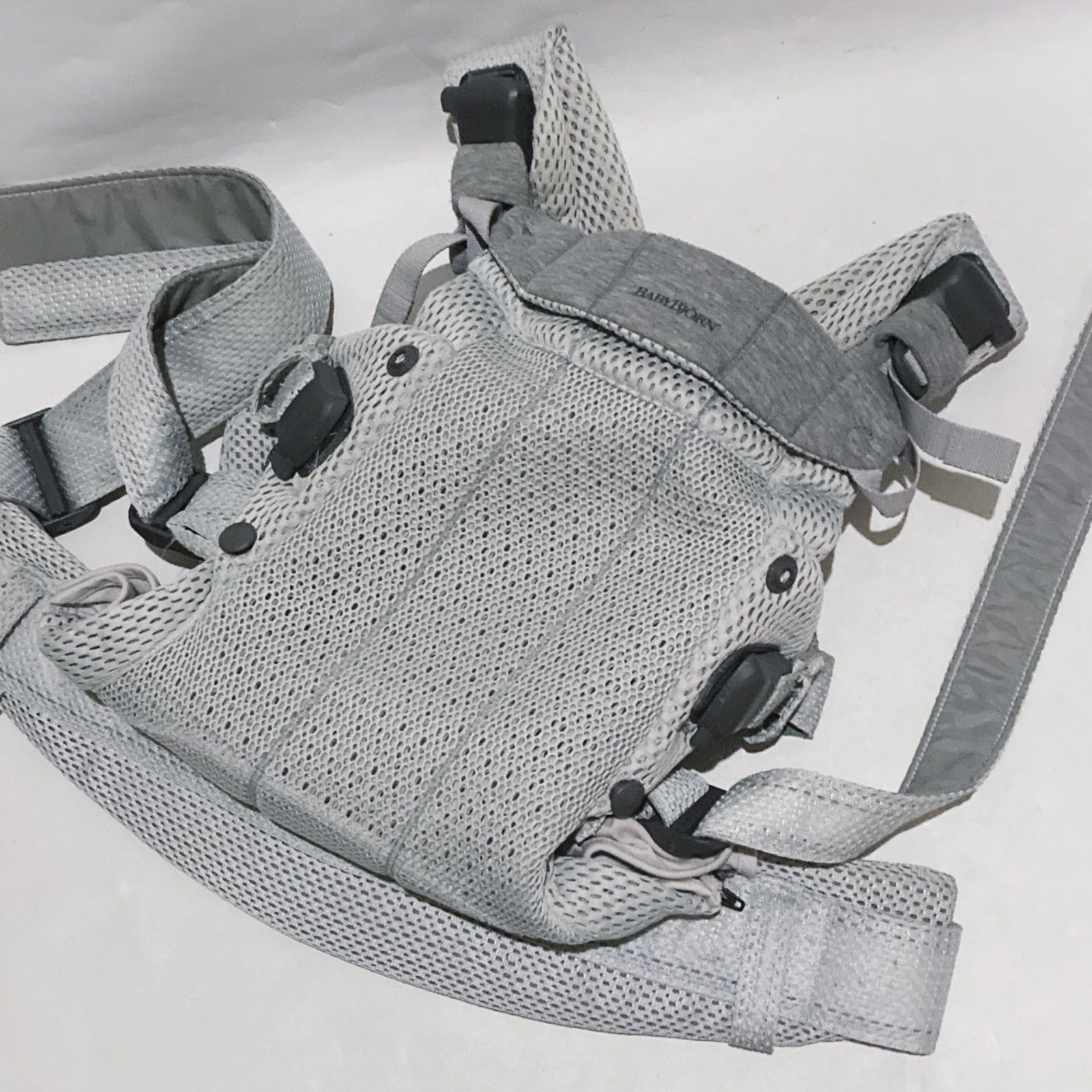 ベビージョルン ハーモニー メッシュ抱っこ紐 グレー BabyBjorn