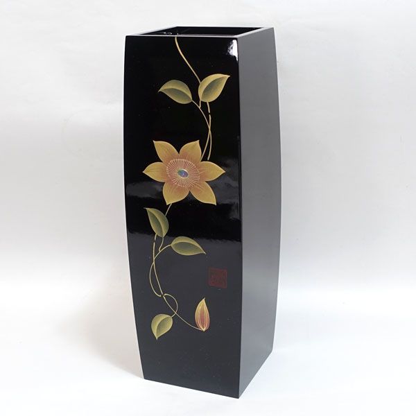 会津塗 春峰作 ◇【花器】会津塗/沈金蒔絵 黒 胴張花生 鉄仙 華道具