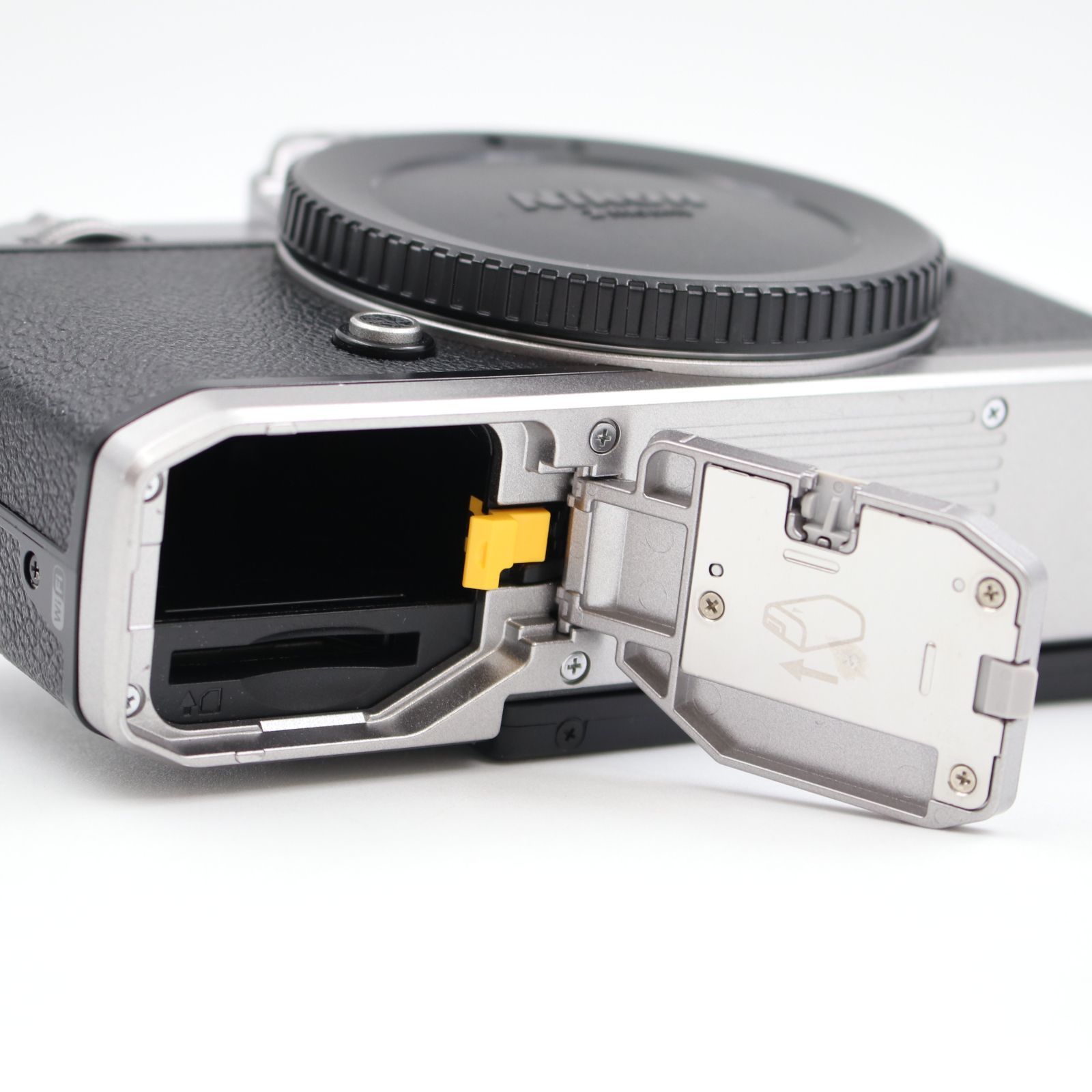 □シャッター数2667枚！極上品□ Nikon Z fc レンズキット(16-50mm